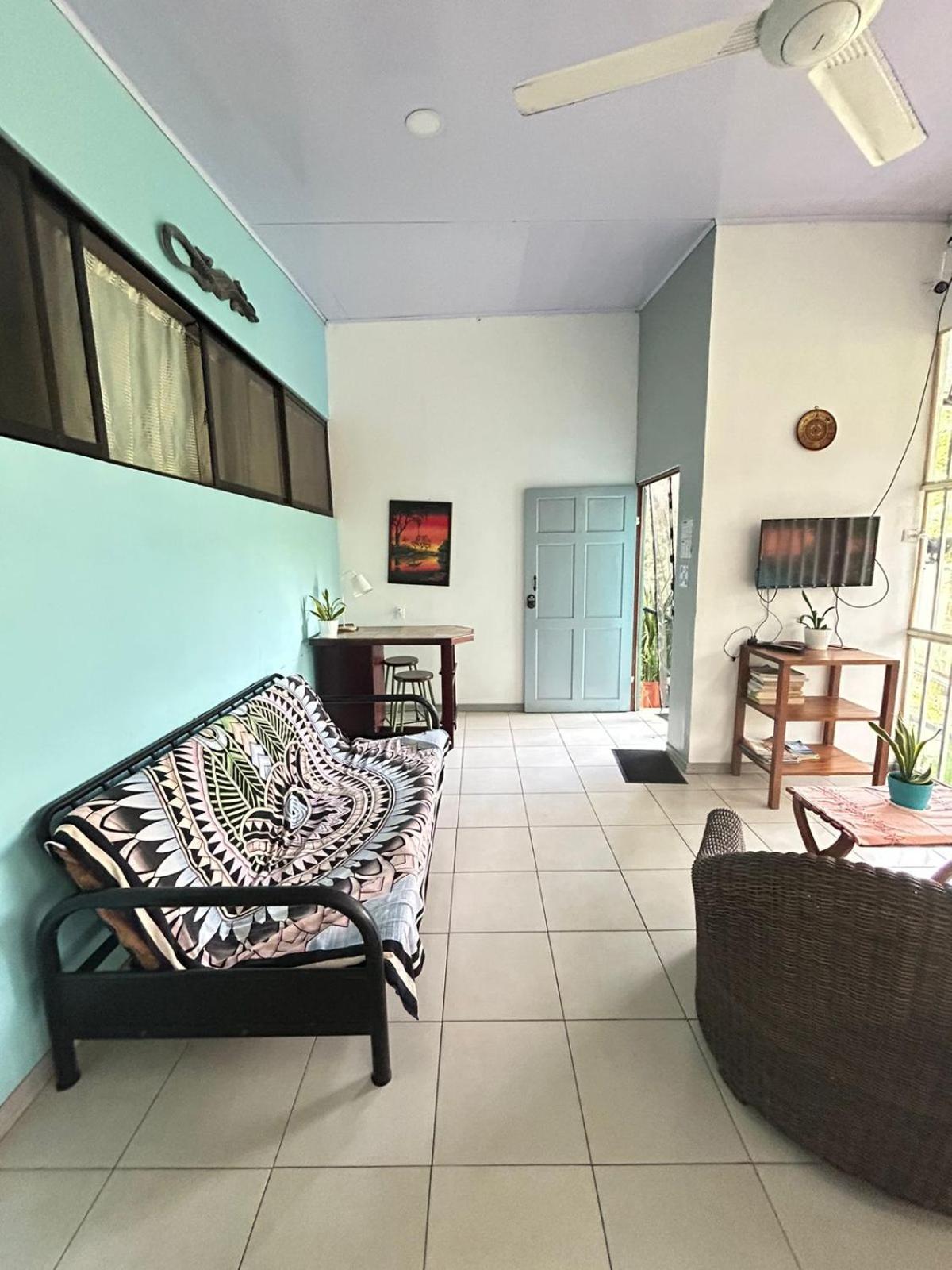 Blue Morpho House B&B Manuel Antonio Extérieur photo